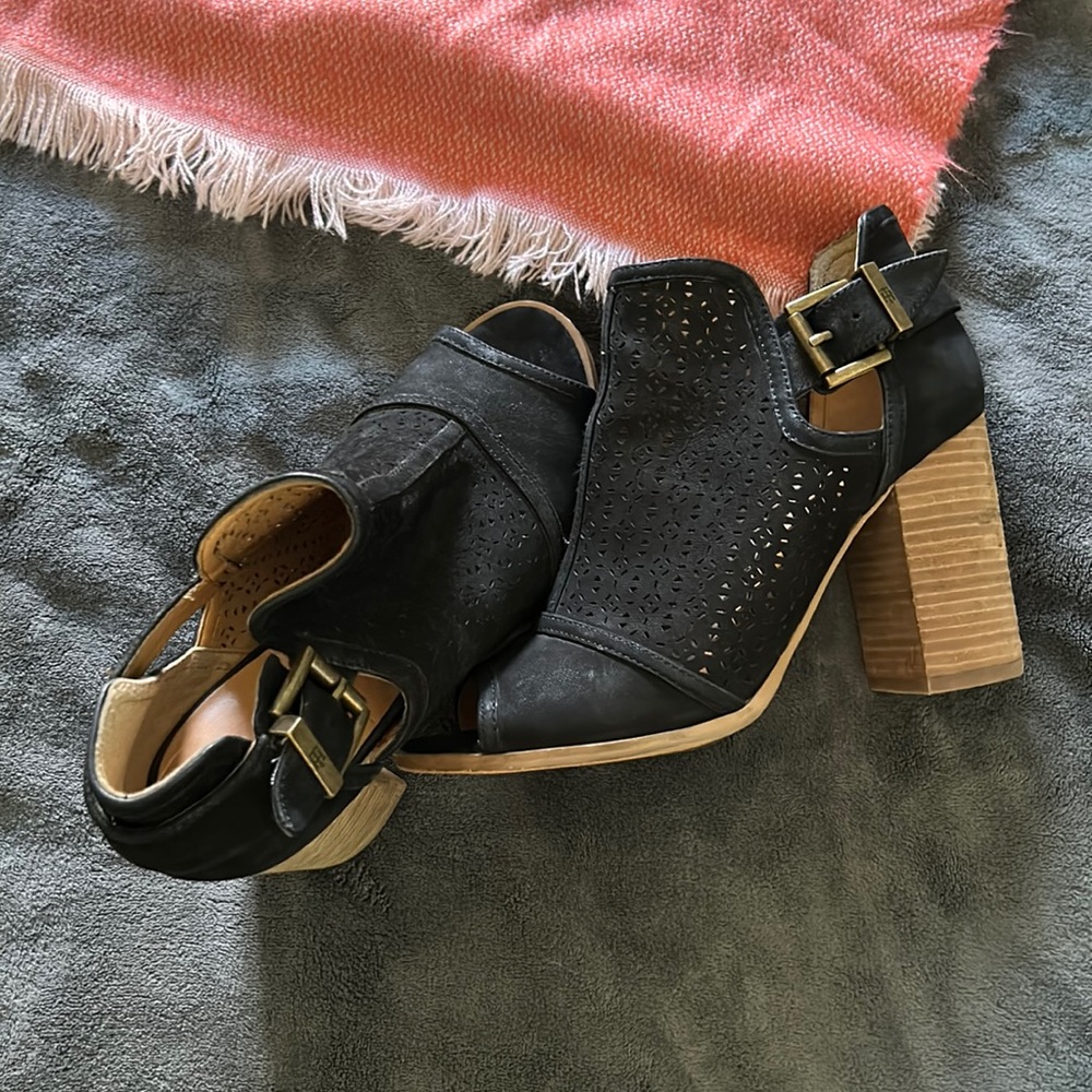 Worn. Tommy Hilfiger Peep-Toe Leather black Bootie. willing to negotiate price.